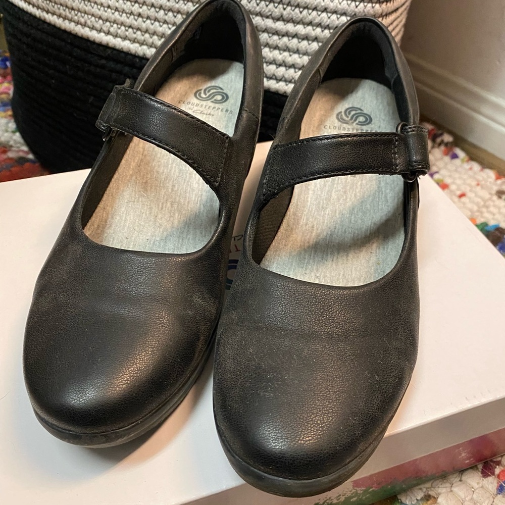 Soft Black Cloudsteppers by Clarks shoes 7.5 38